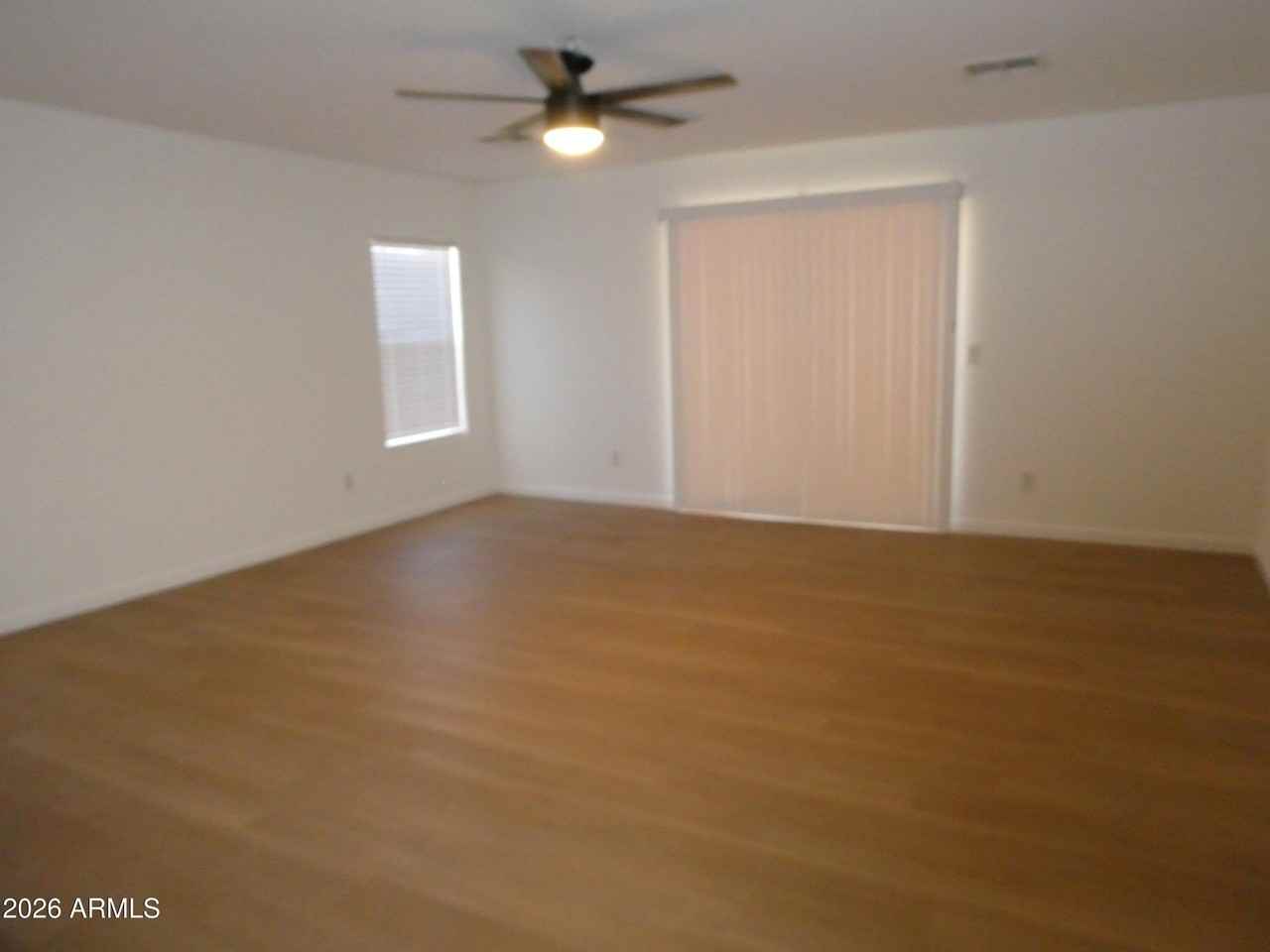 11547 W Schleifer Dr - Photo 3 of 16