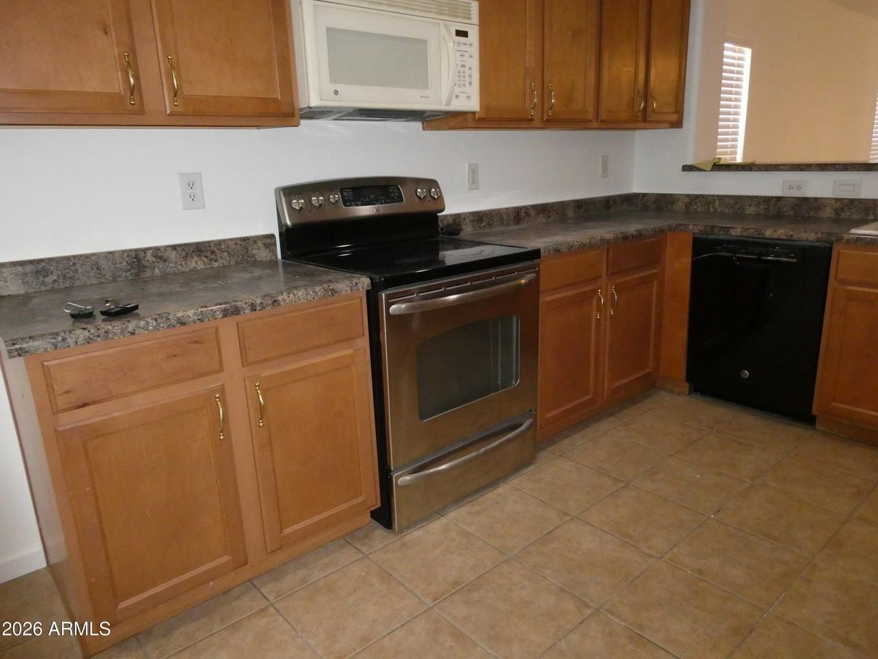 11547 W Schleifer Dr - Photo 6 of 16