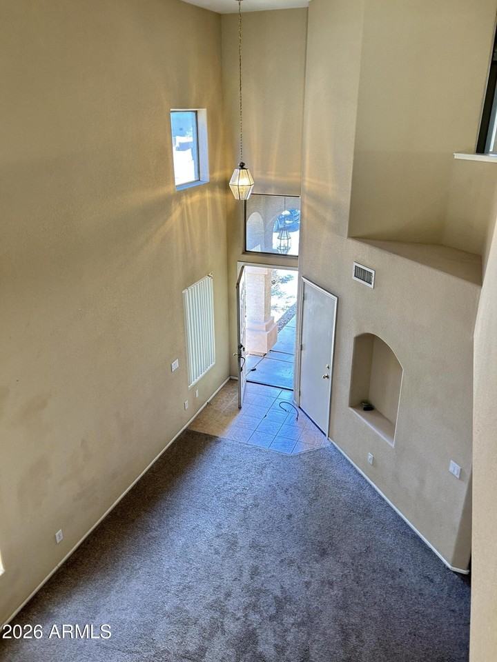 2109 N 109th Ave - Photo 3 of 31
