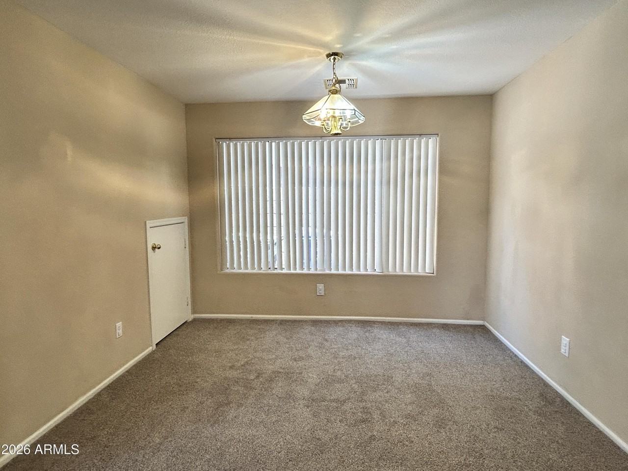 2109 N 109th Ave - Photo 4 of 31