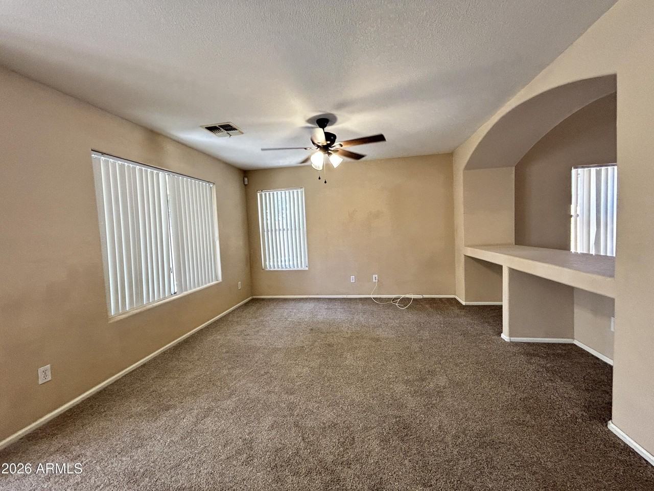 2109 N 109th Ave - Photo 5 of 31
