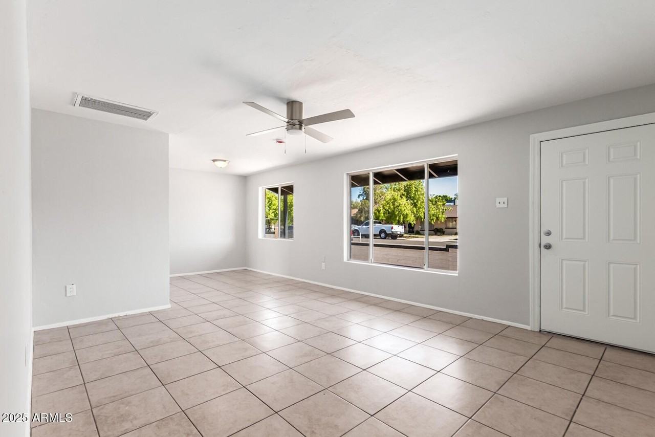 1238 E Vine Ave - Photo 3 of 30