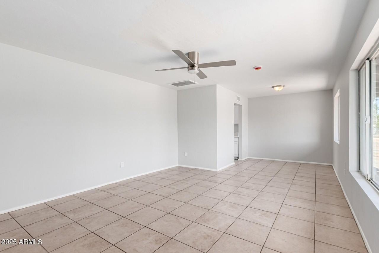 1238 E Vine Ave - Photo 4 of 30