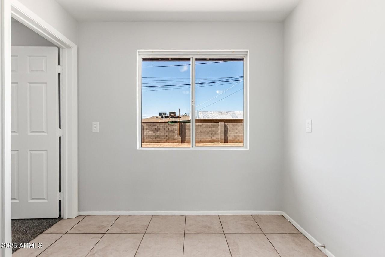 1238 E Vine Ave - Photo 6 of 30