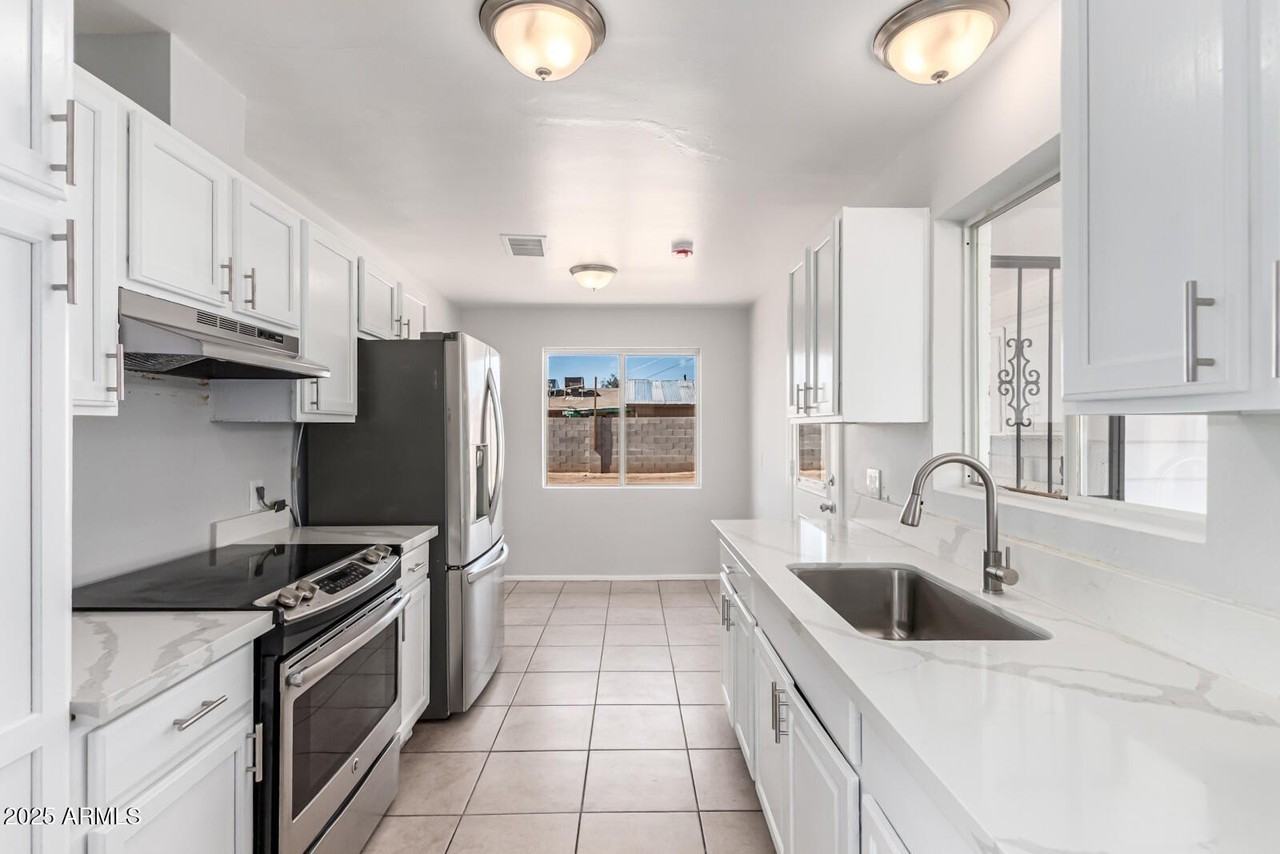 1238 E Vine Ave - Photo 7 of 30