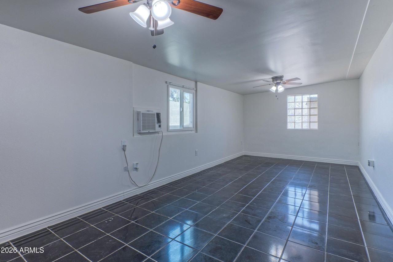 5946 W Myrtle Ave - Photo 3 of 10