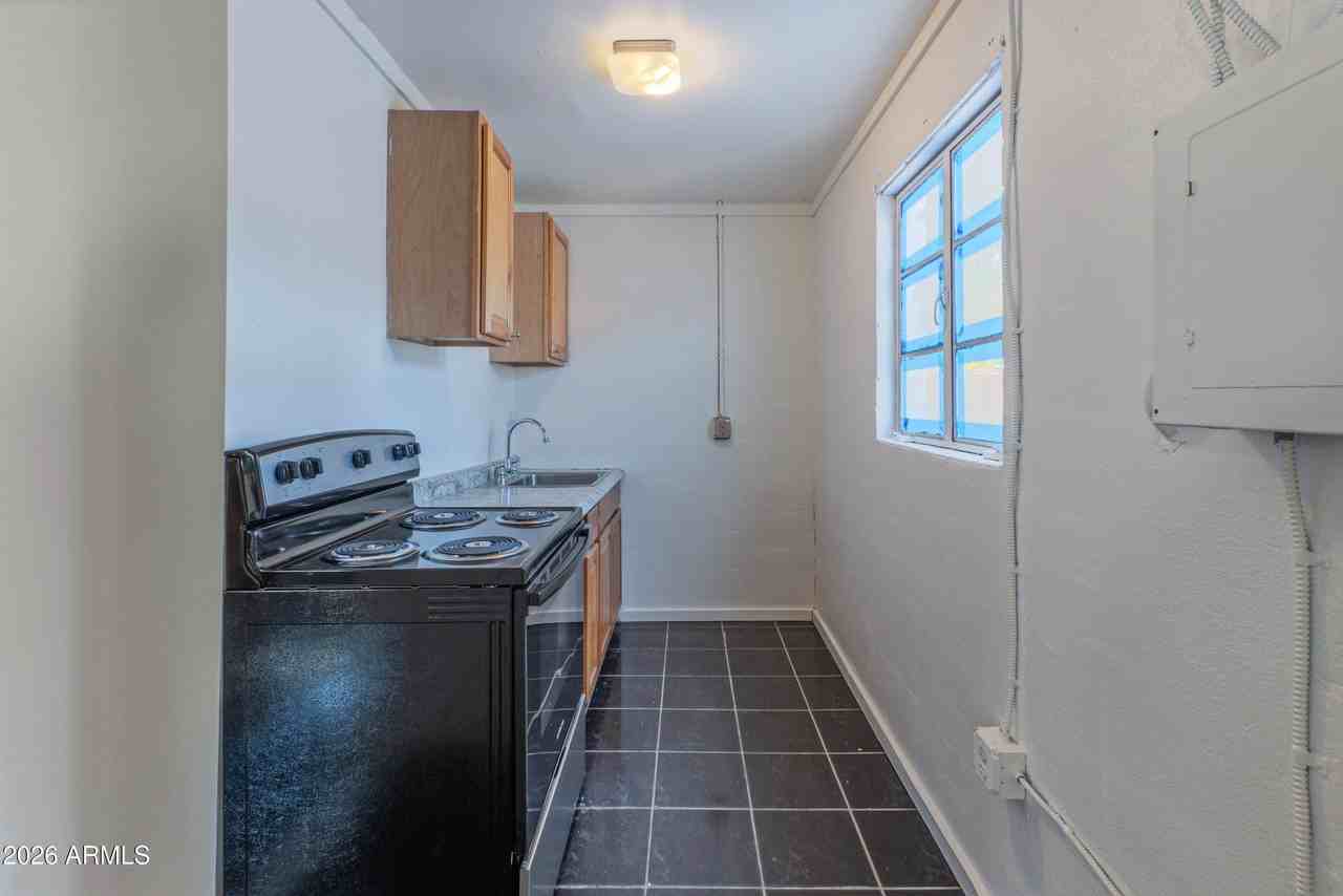 5946 W Myrtle Ave - Photo 6 of 10