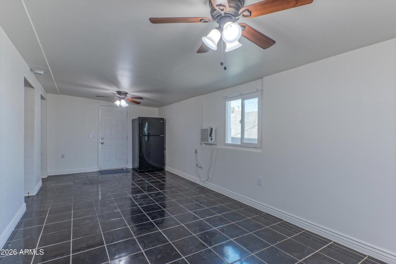 5946 W Myrtle Ave - Photo 7 of 10