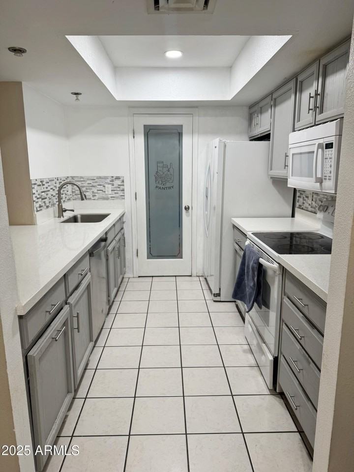 222 W Brown Rd #8 - Photo 3 of 20
