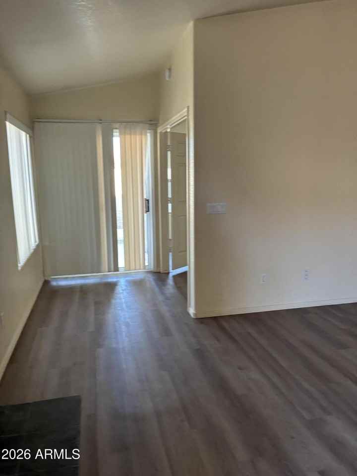 1074 N Saguaro St - Photo 2 of 16