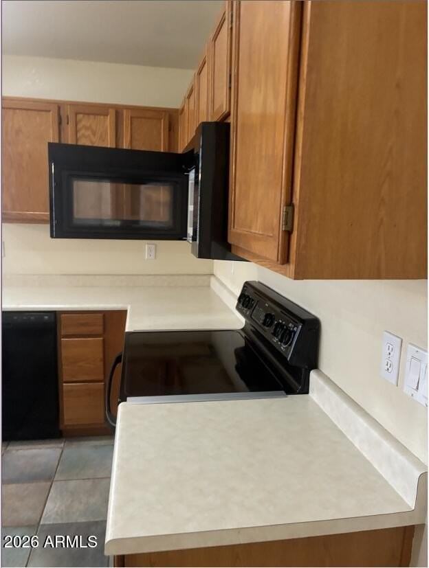 1074 N Saguaro St - Photo 6 of 16