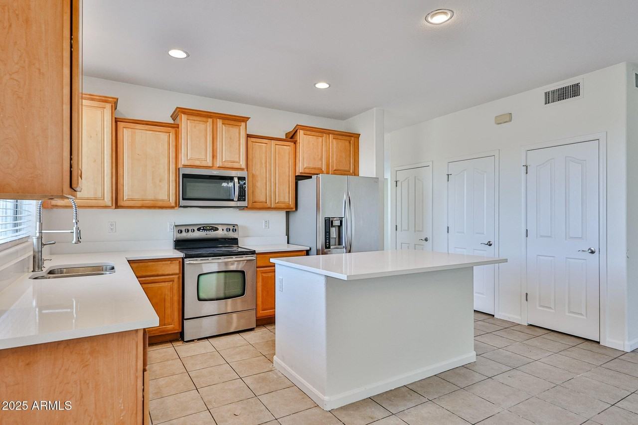 2237 N 135th Dr - Photo 4 of 26