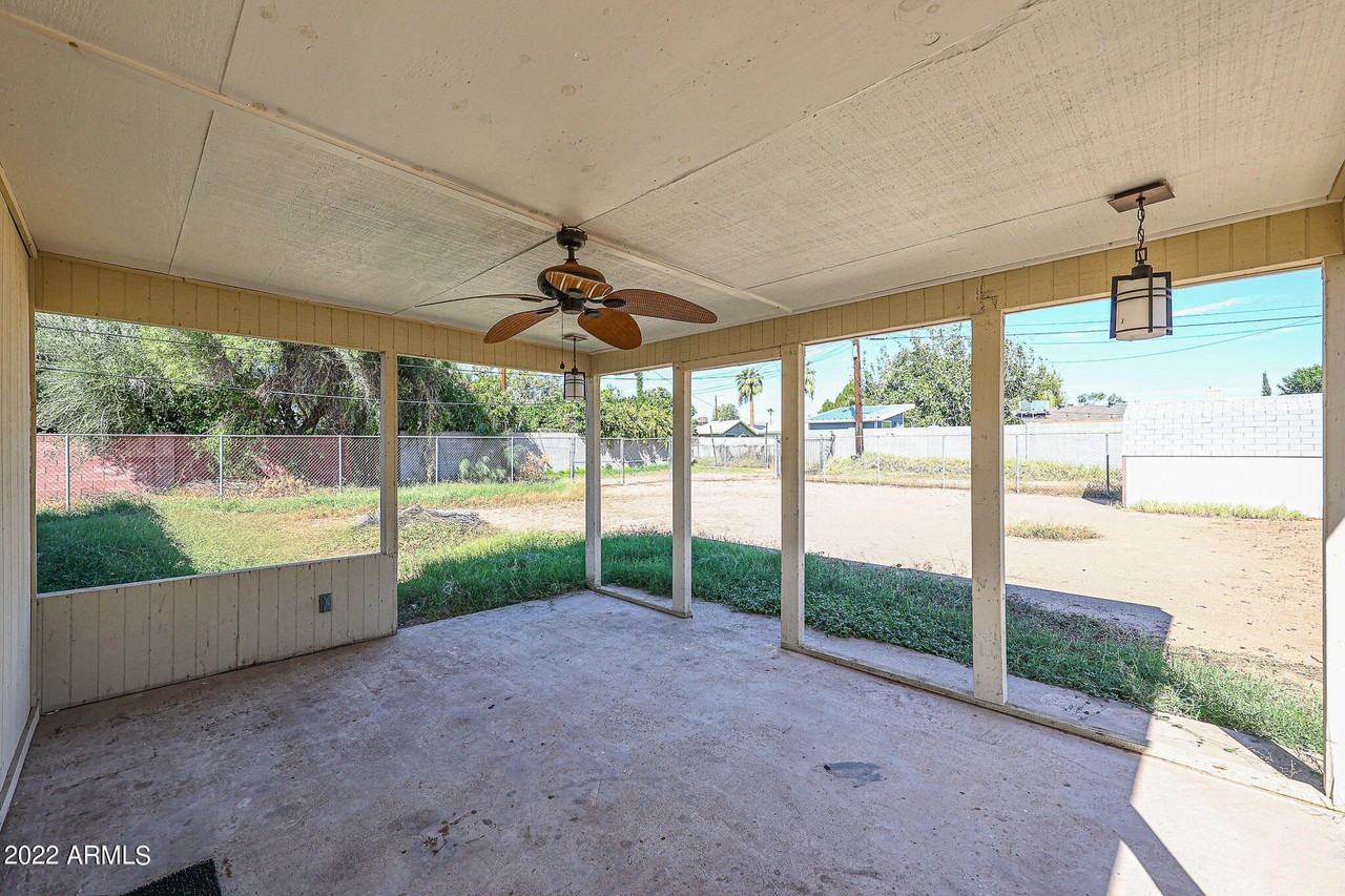 1034 E Elm St - Photo 6 of 30