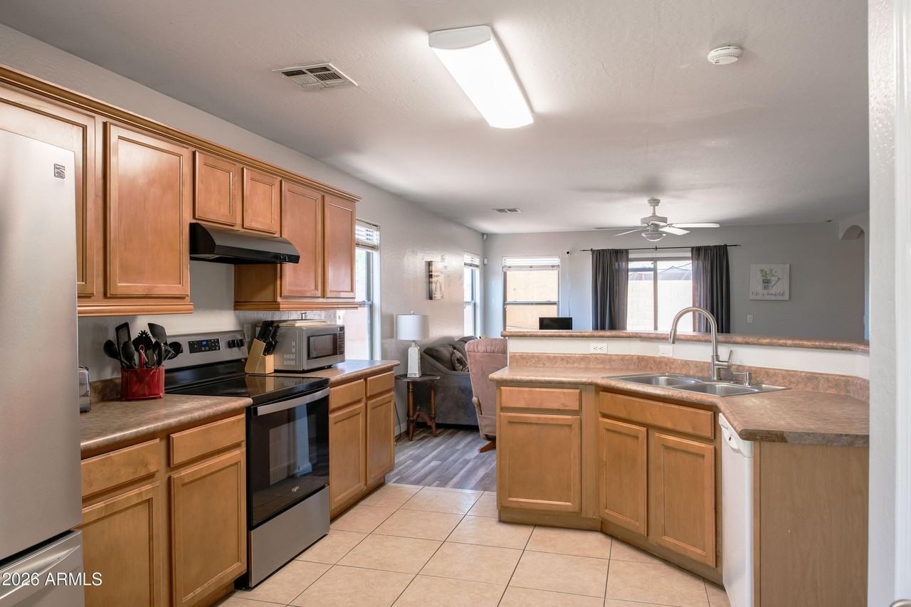 7316 W Cordes Rd - Photo 5 of 22
