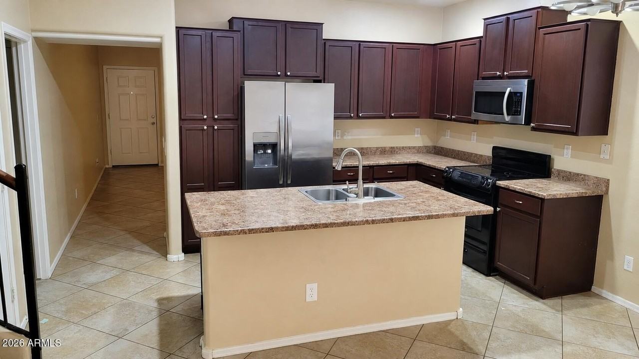 15174 W Desert Hills Dr - Photo 2 of 3