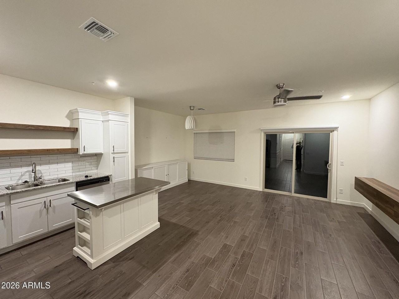 2264 W Laurie Ln - Photo 3 of 10
