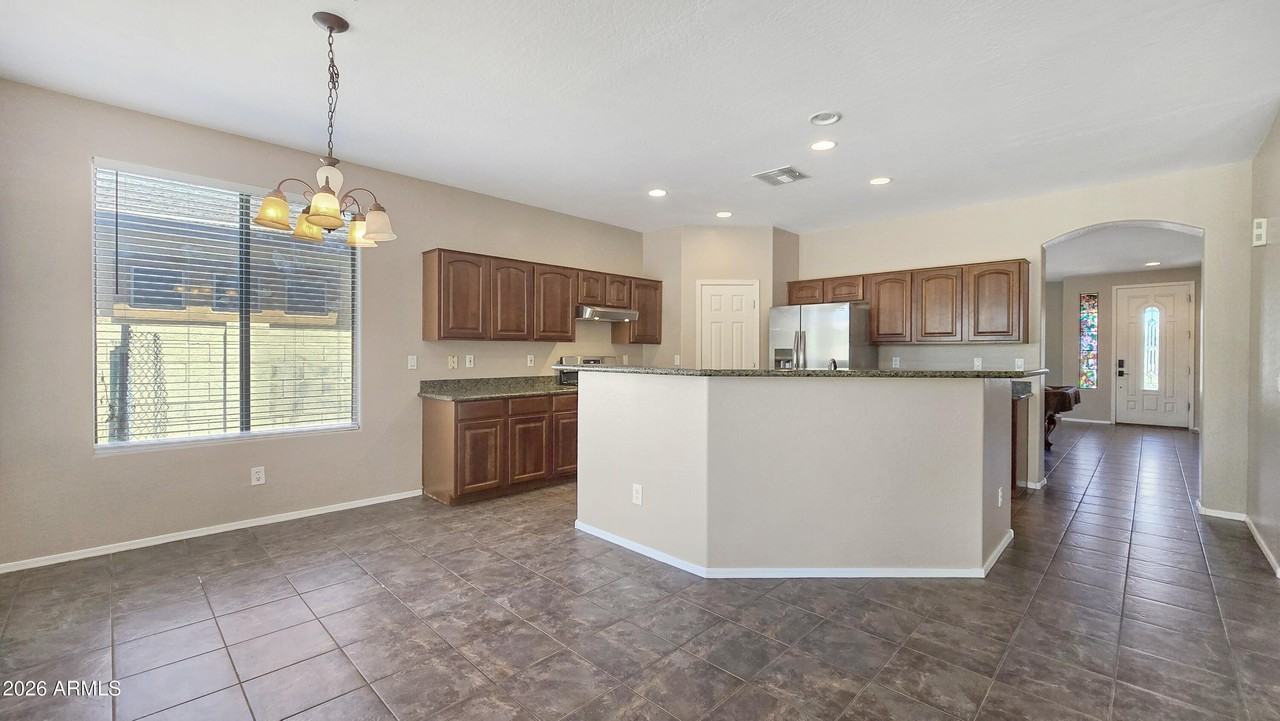 14821 W Roanoke Ave - Photo 7 of 50