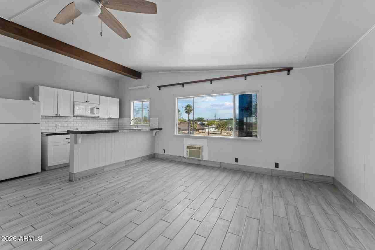 692 W Wickenburg Way #C - Photo 3 of 8