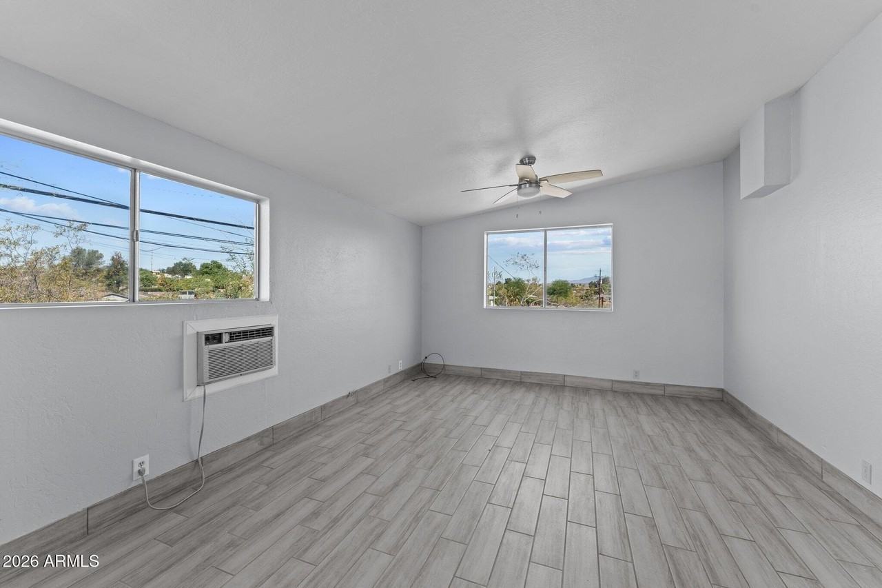 692 W Wickenburg Way #C - Photo 5 of 8