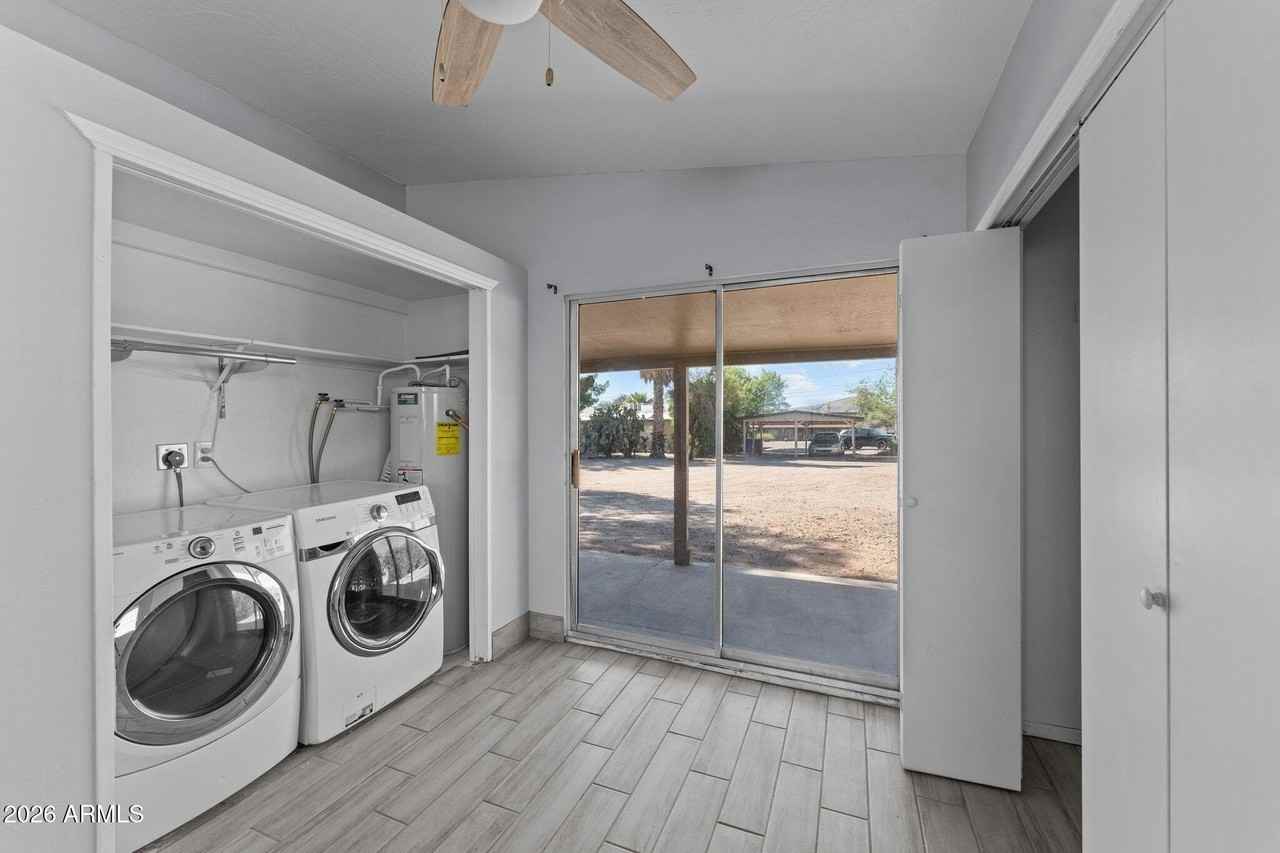692 W Wickenburg Way #C - Photo 7 of 8