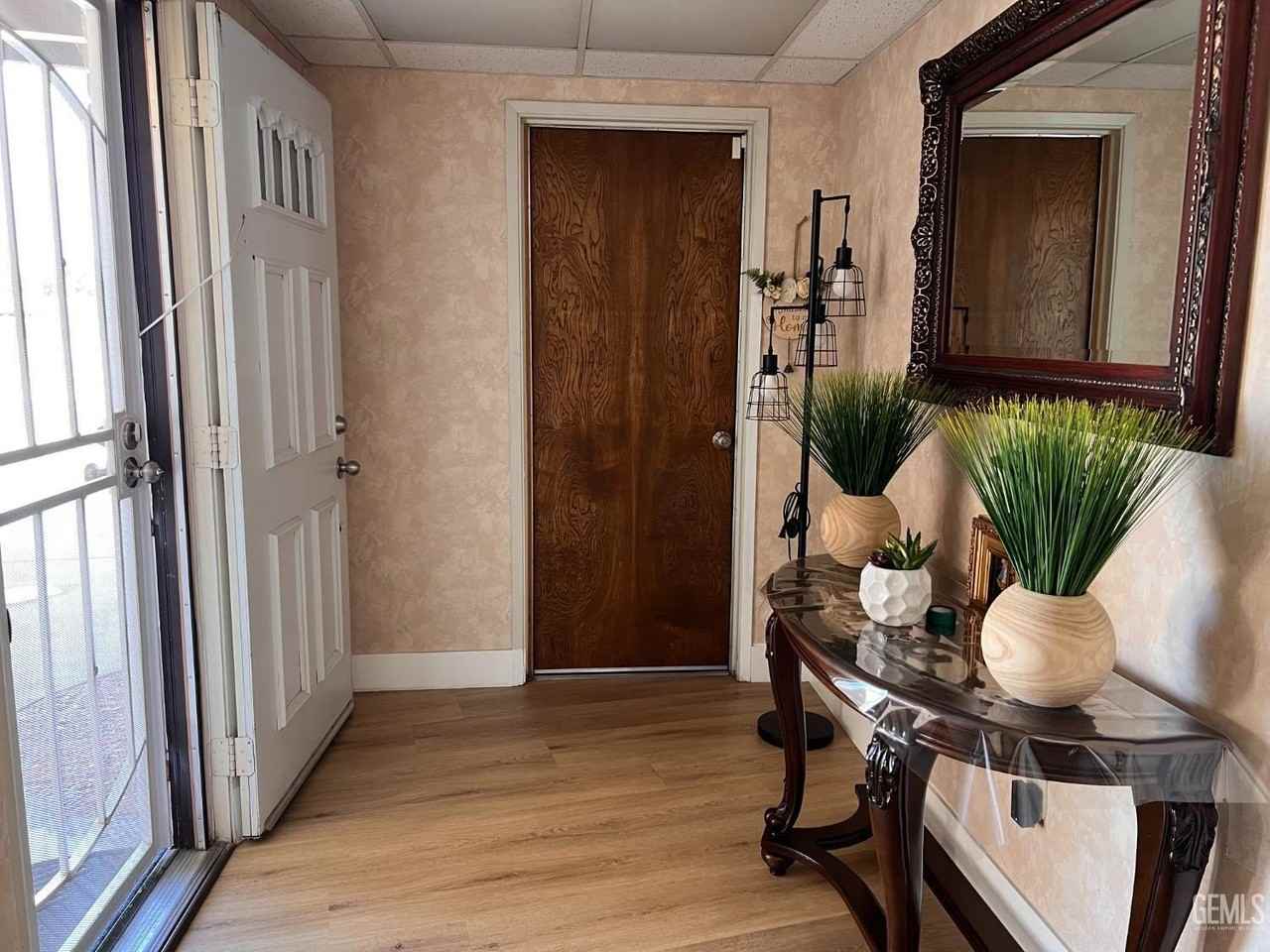 541 Francis St - Photo 4 of 26