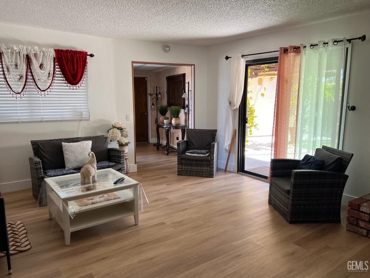 541 Francis St - Photo 6 of 26