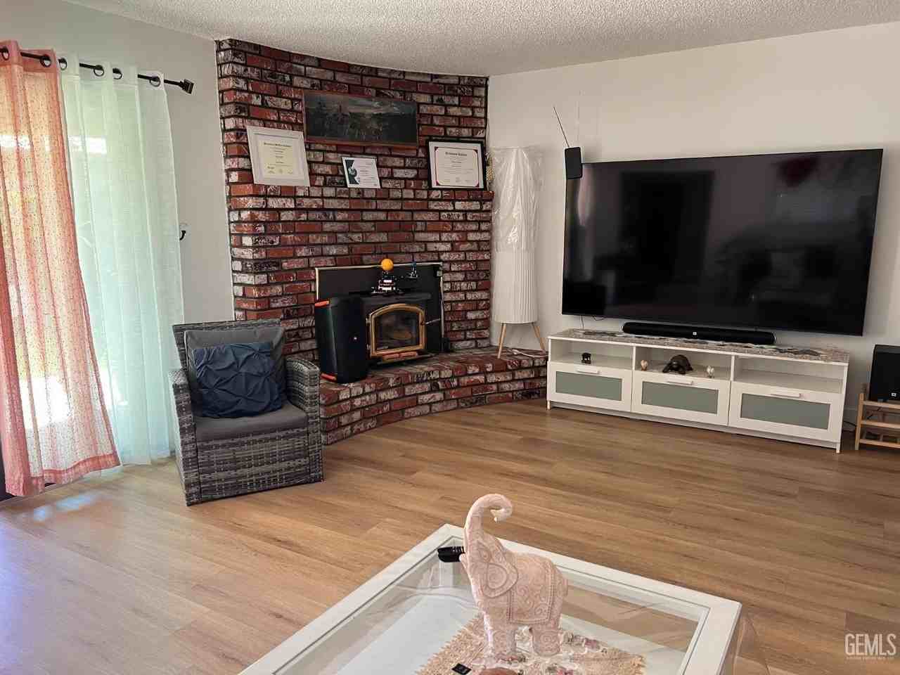 541 Francis St - Photo 7 of 26
