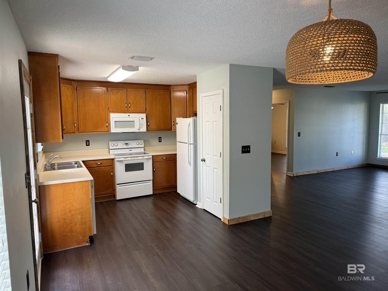 28712 Canal Rd - Photo 3 of 23