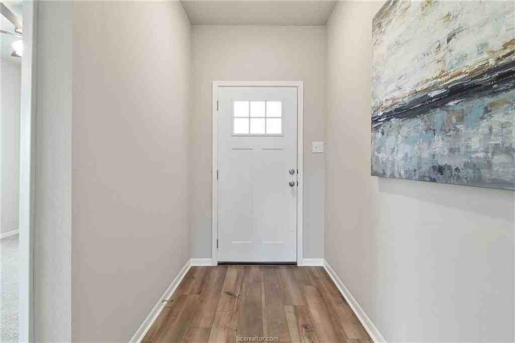 5322 Lyle Pl - Photo 3 of 19