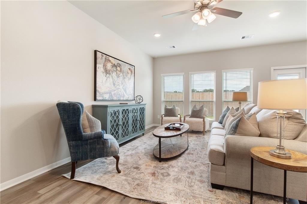 5322 Lyle Pl - Photo 6 of 19