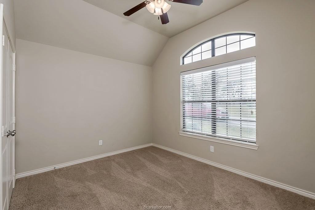 2020 Turning Leaf Dr - Photo 7 of 18