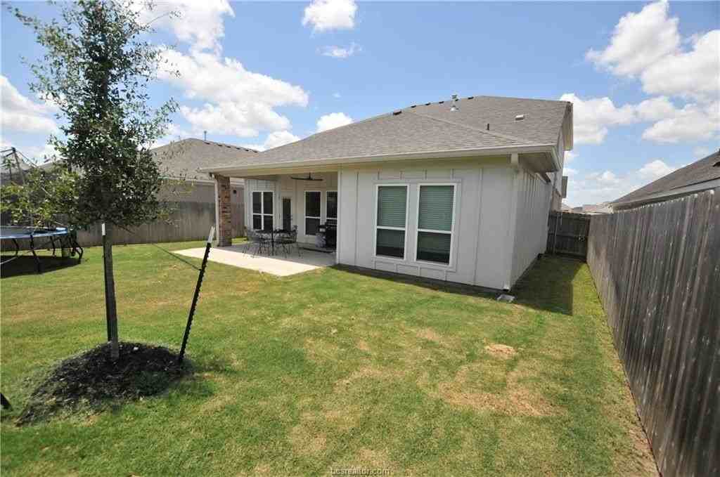 6215 Rockford Dr - Photo 2 of 19