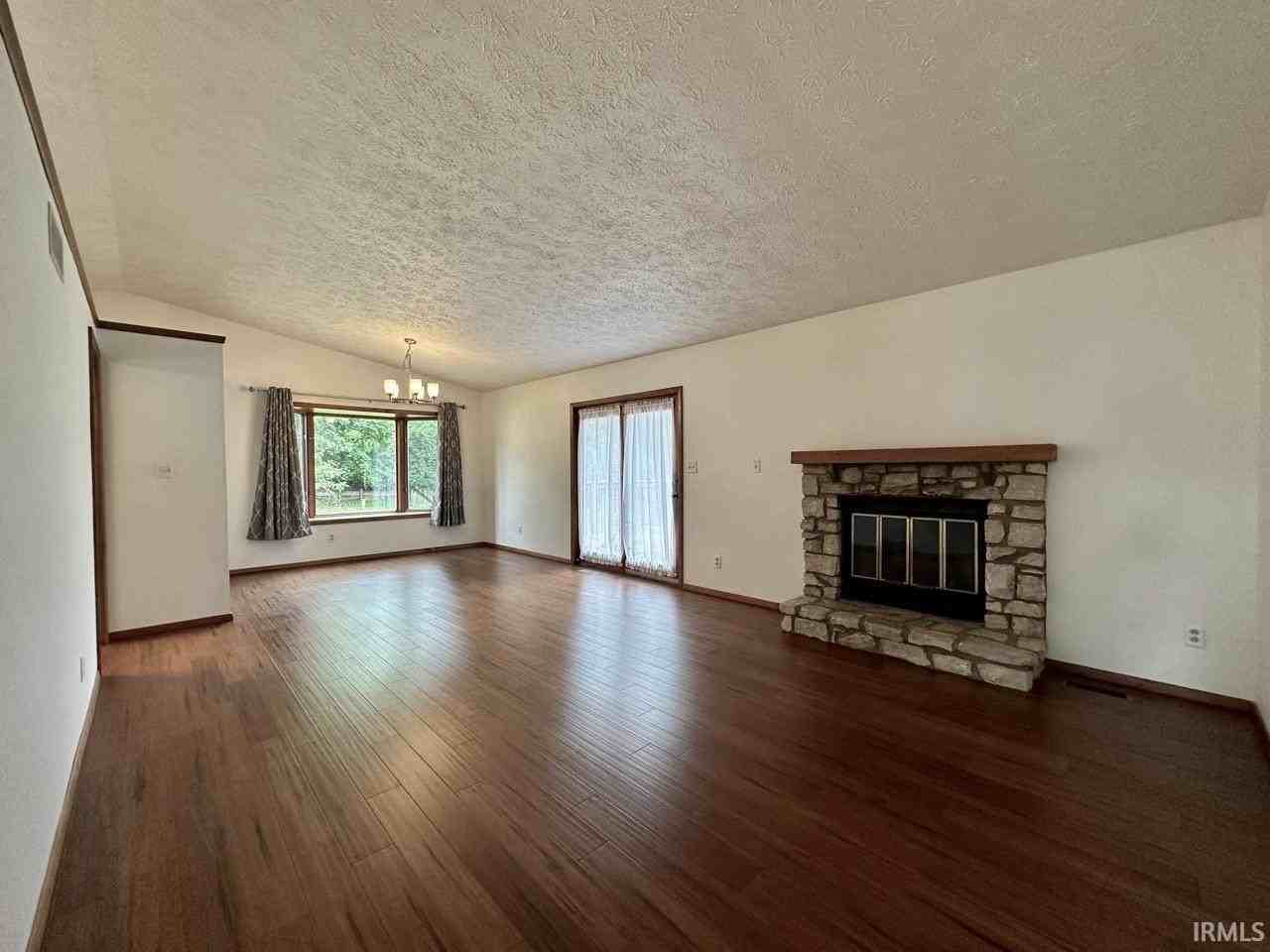 1830 E Thornton Dr - Photo 3 of 33