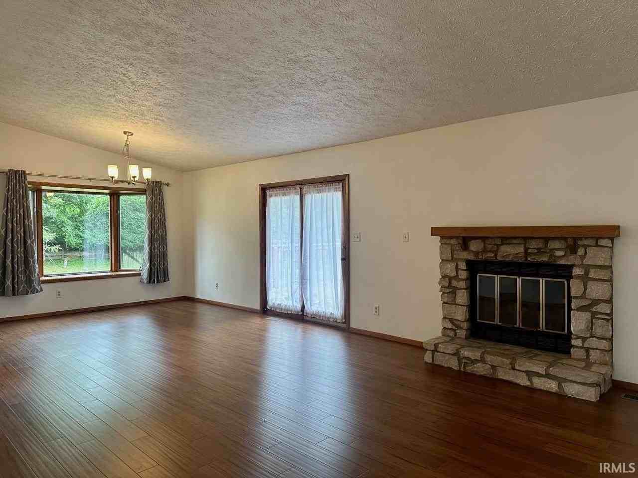 1830 E Thornton Dr - Photo 4 of 33