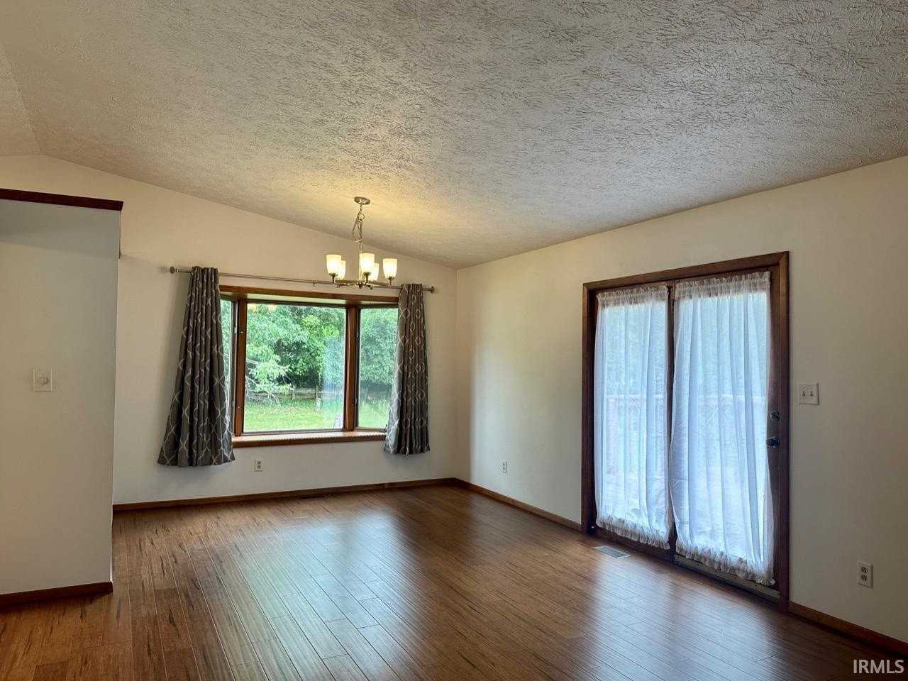 1830 E Thornton Dr - Photo 5 of 33