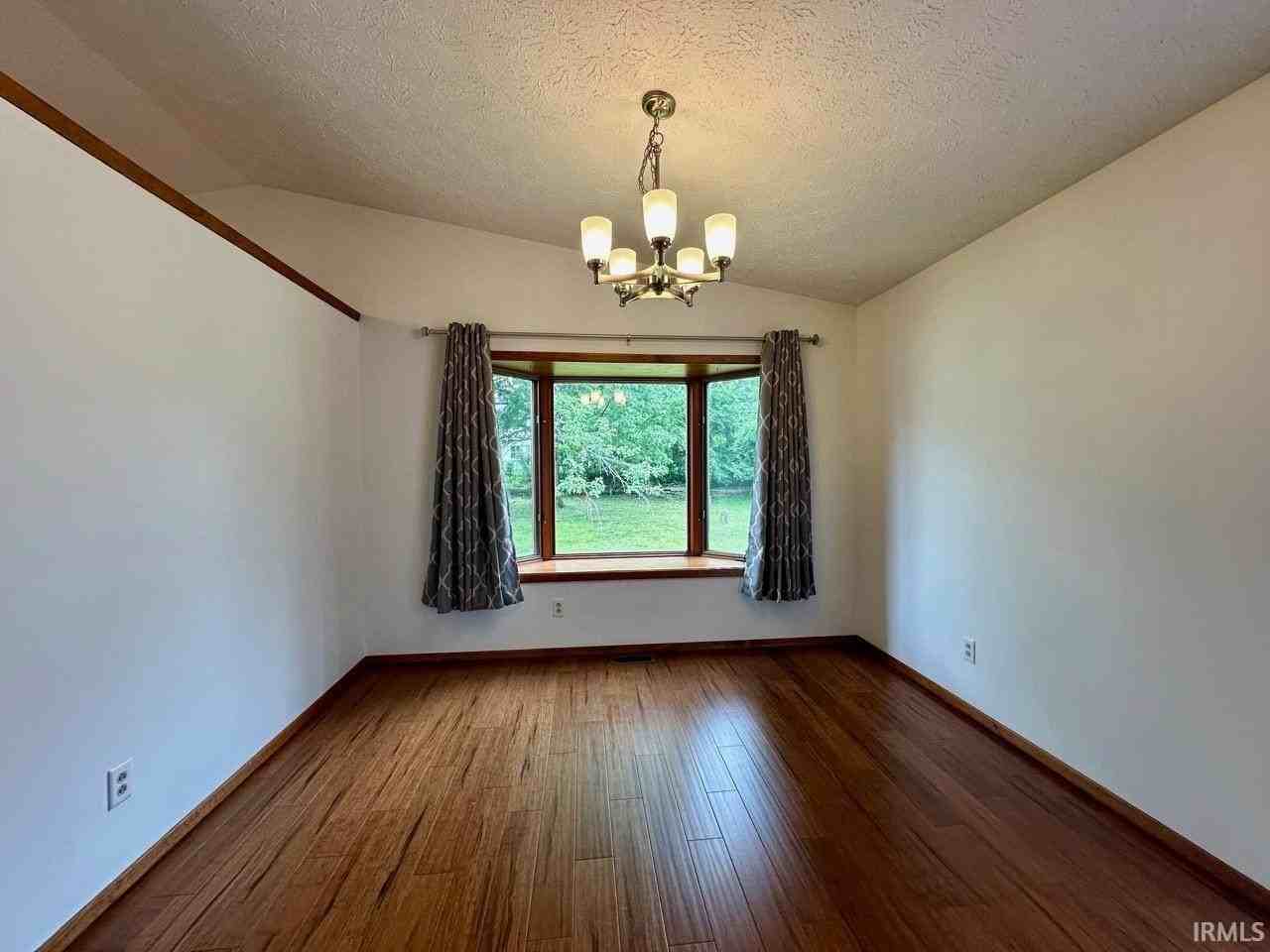 1830 E Thornton Dr - Photo 6 of 33
