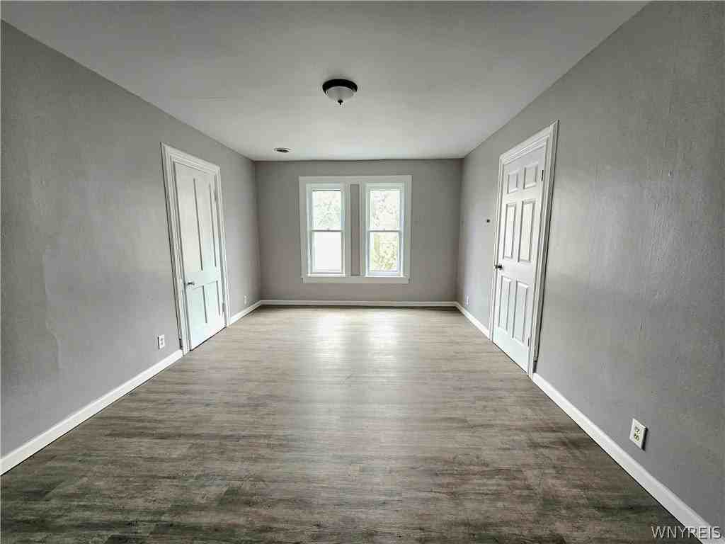 102 17th St - Photo 3 of 10