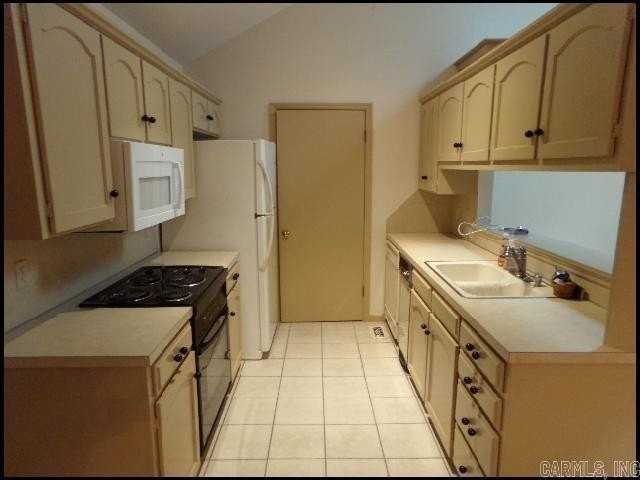 14 Woodlore Cir - Photo 7 of 16