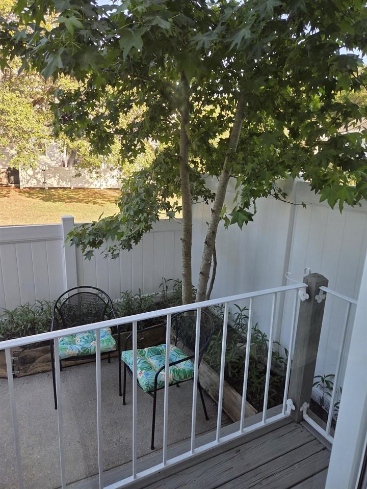 4115 Little River Rd #8E - Photo 7 of 11