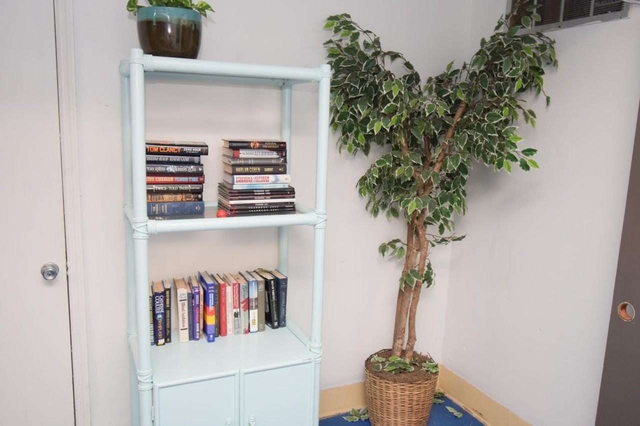 400 20th Ave N #903 - Photo 2 of 25