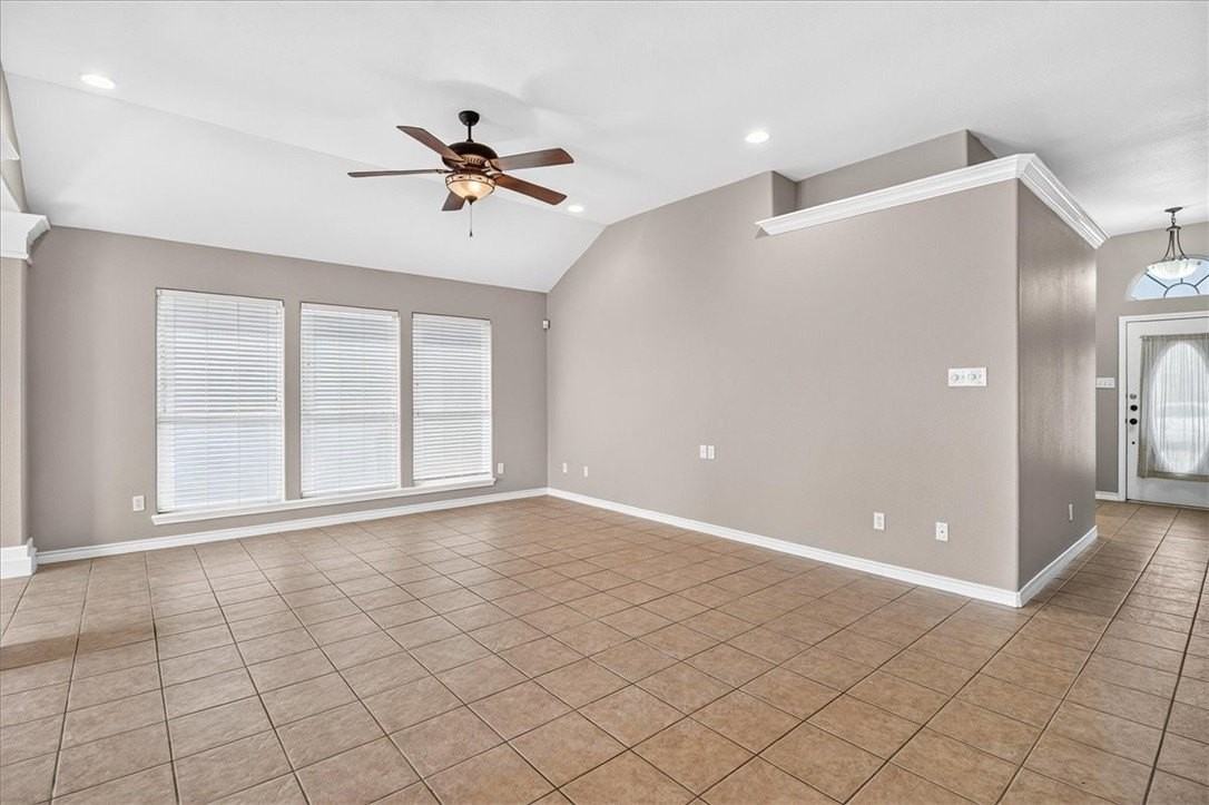 5114 Spring Brook Dr - Photo 5 of 37