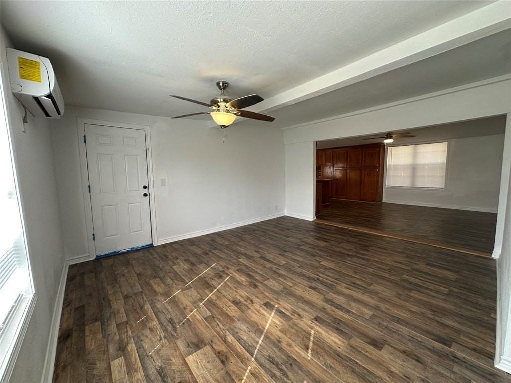 470 Hailey Rd - Photo 3 of 17