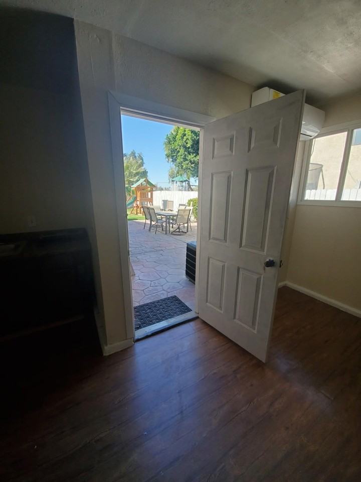 45435 Elm St - Photo 3 of 9