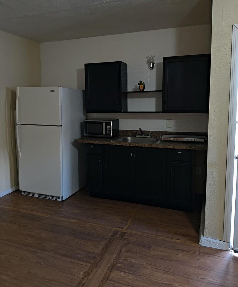 45435 Elm St - Photo 4 of 9