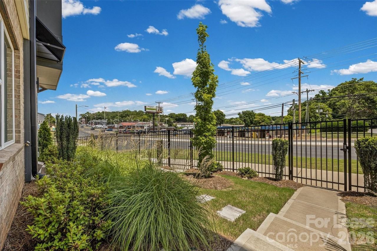 5640 Kingspan Dr - Photo 4 of 35
