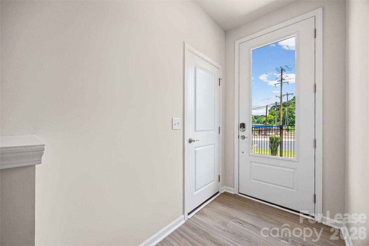 5640 Kingspan Dr - Photo 5 of 35