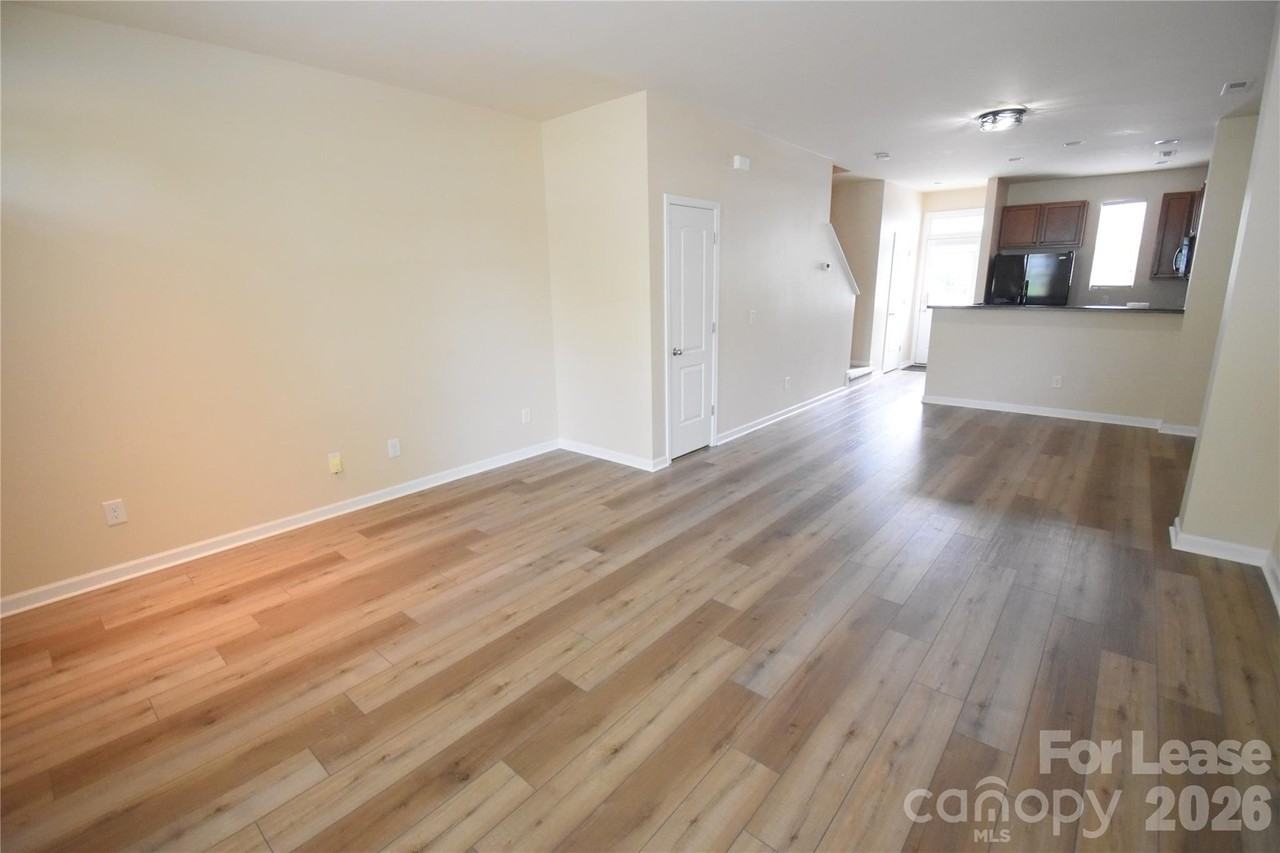 9507 Longstone Ln - Photo 5 of 30