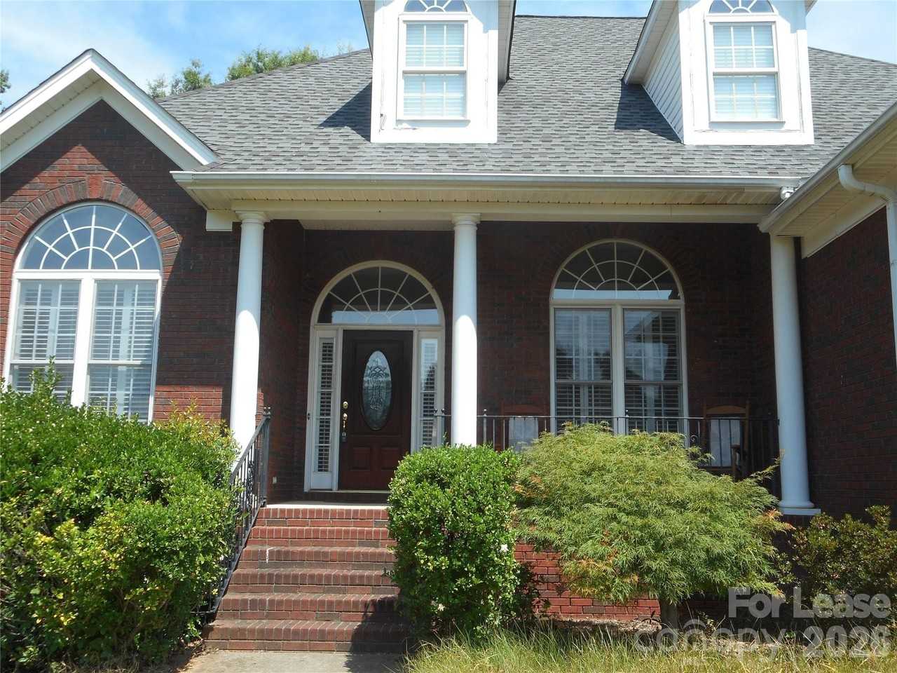 3088 Ancestry Cir - Photo 2 of 34