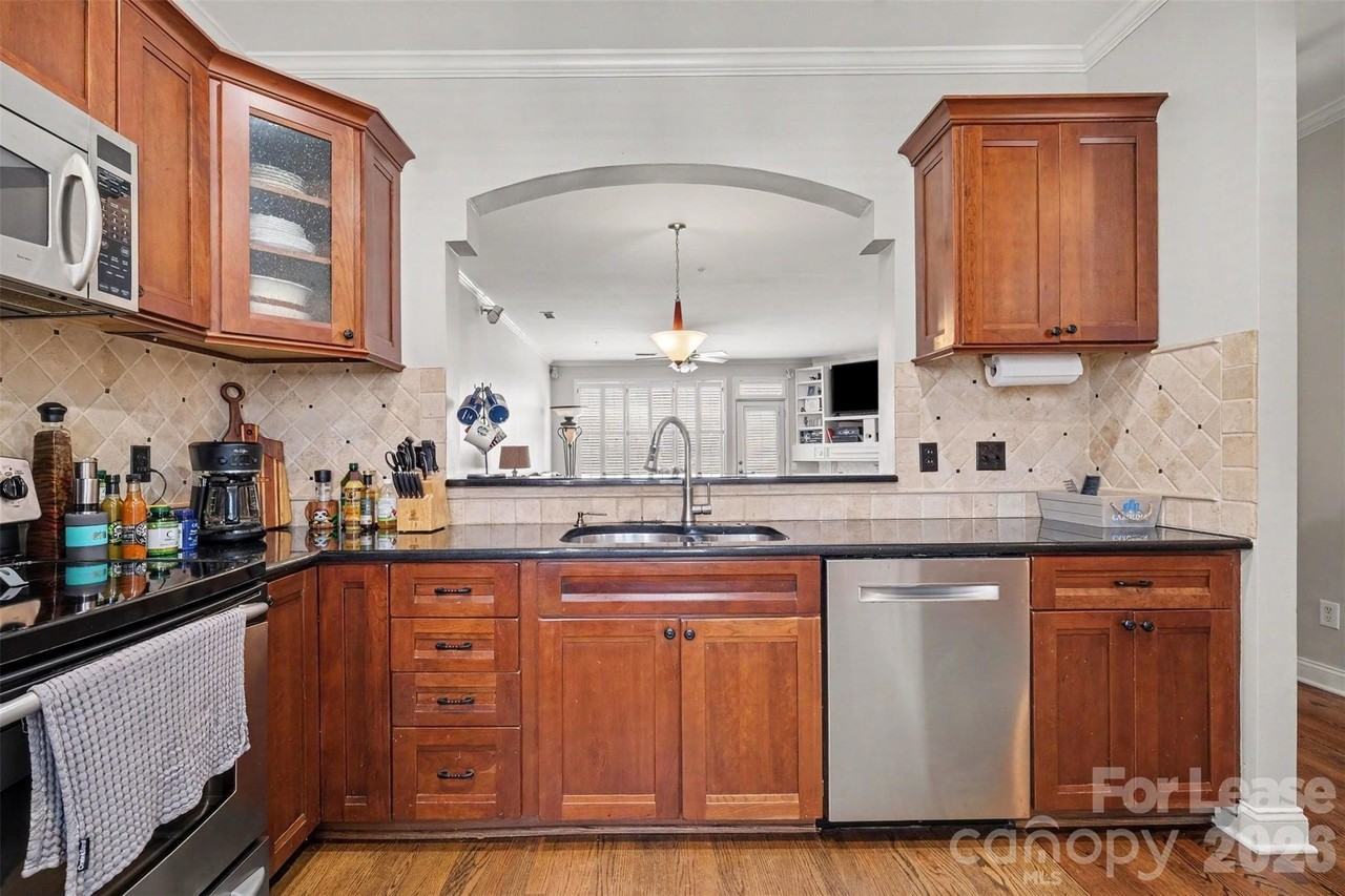 807 Clarkson Mill Ct - Photo 3 of 17