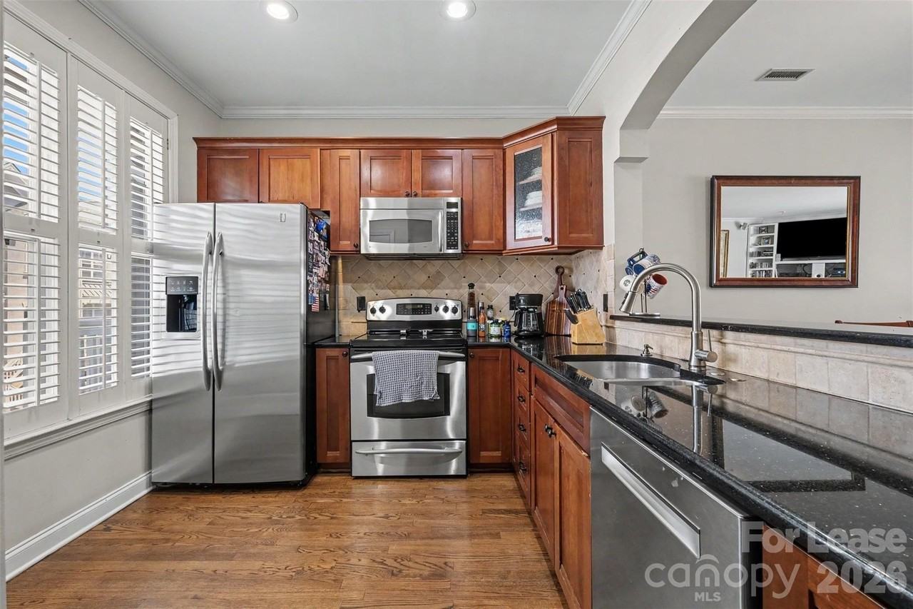807 Clarkson Mill Ct - Photo 4 of 17